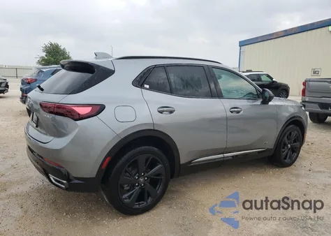 2024 Buick Envision Essence z USA, uszkodzony, nr VIN LRBFZPE43RD068978